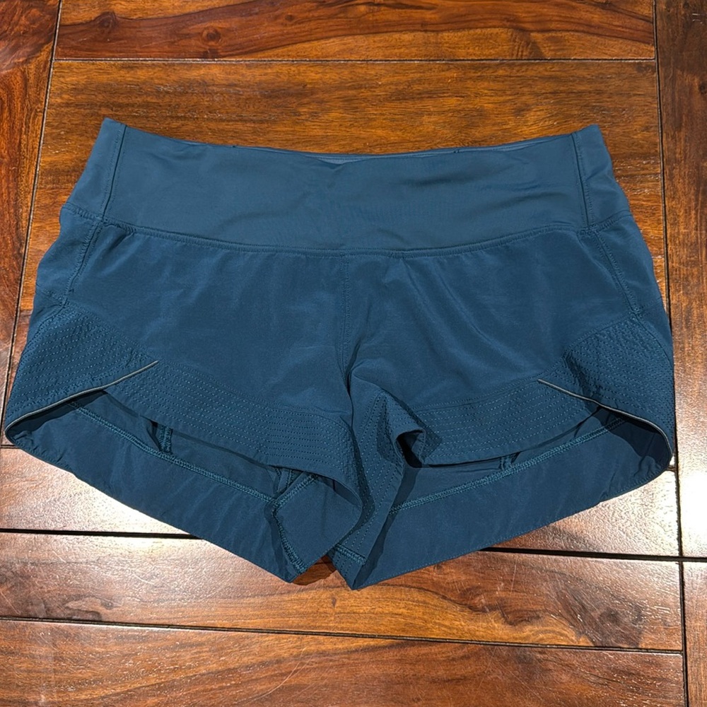 Lululemon Speed up short 2”.